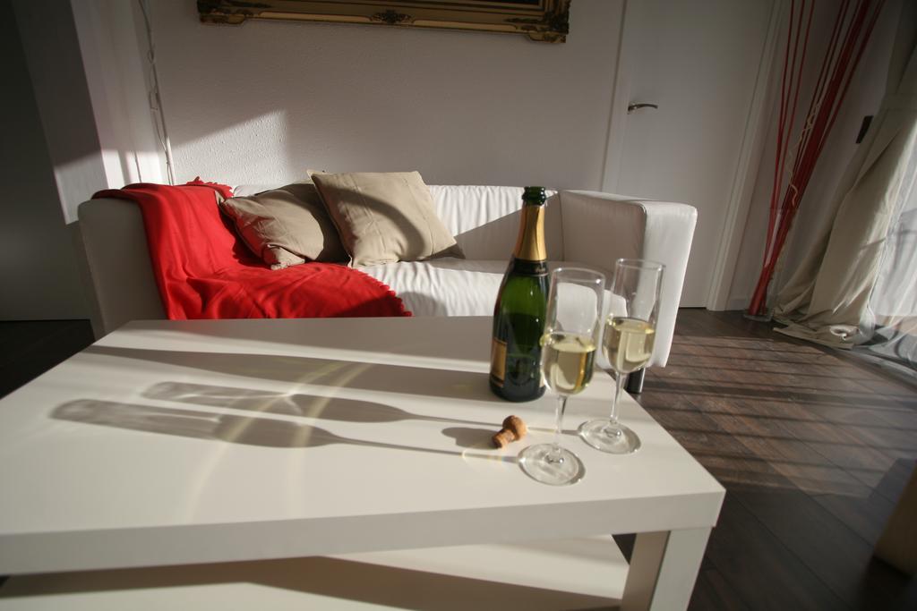Near Clot & Sagrada Familia Apartment Barcelona Rum bild